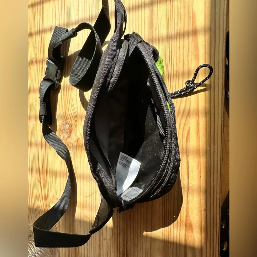 The North Face Bozer Hip Pack III–S, Safety Green/TNF Black, One Size - Picture 5 of 5